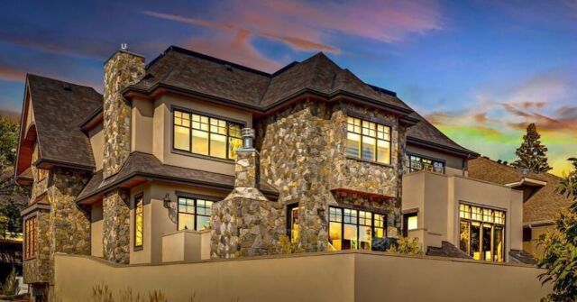 Traditional Custom Home Builder in Calgary